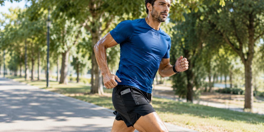 Pantalones cortos de running para hombre con bolsillo para móvil